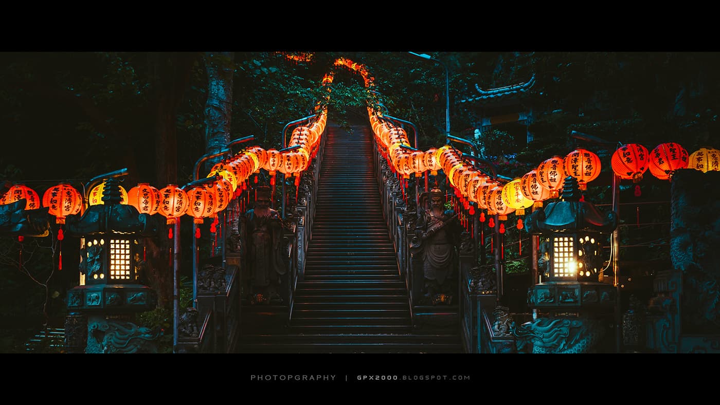 Bo Wen Huang - Taiwanesische Tempel bei Nacht